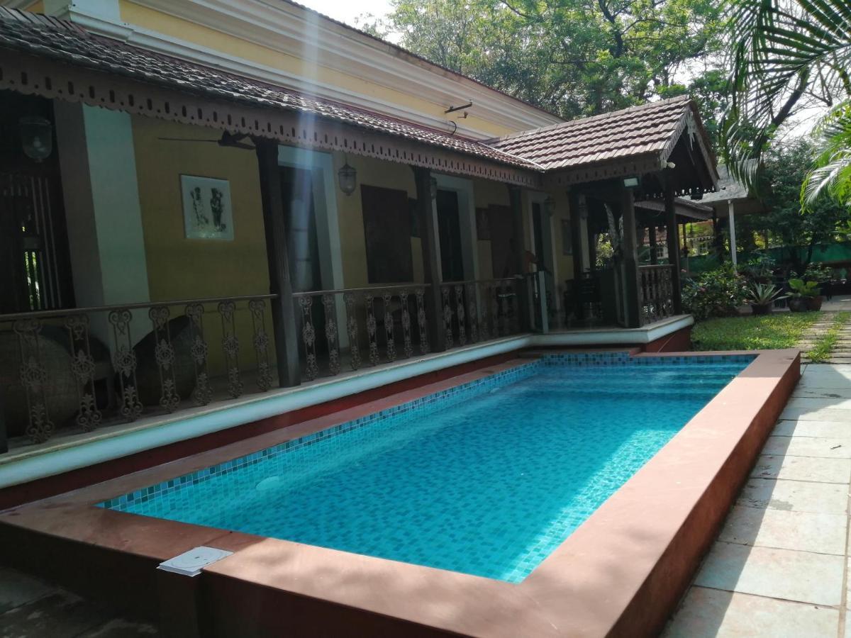 โรงแรมสุริยา กีรัน เฮอริเทจ ปณชี ภายนอก รูปภาพ